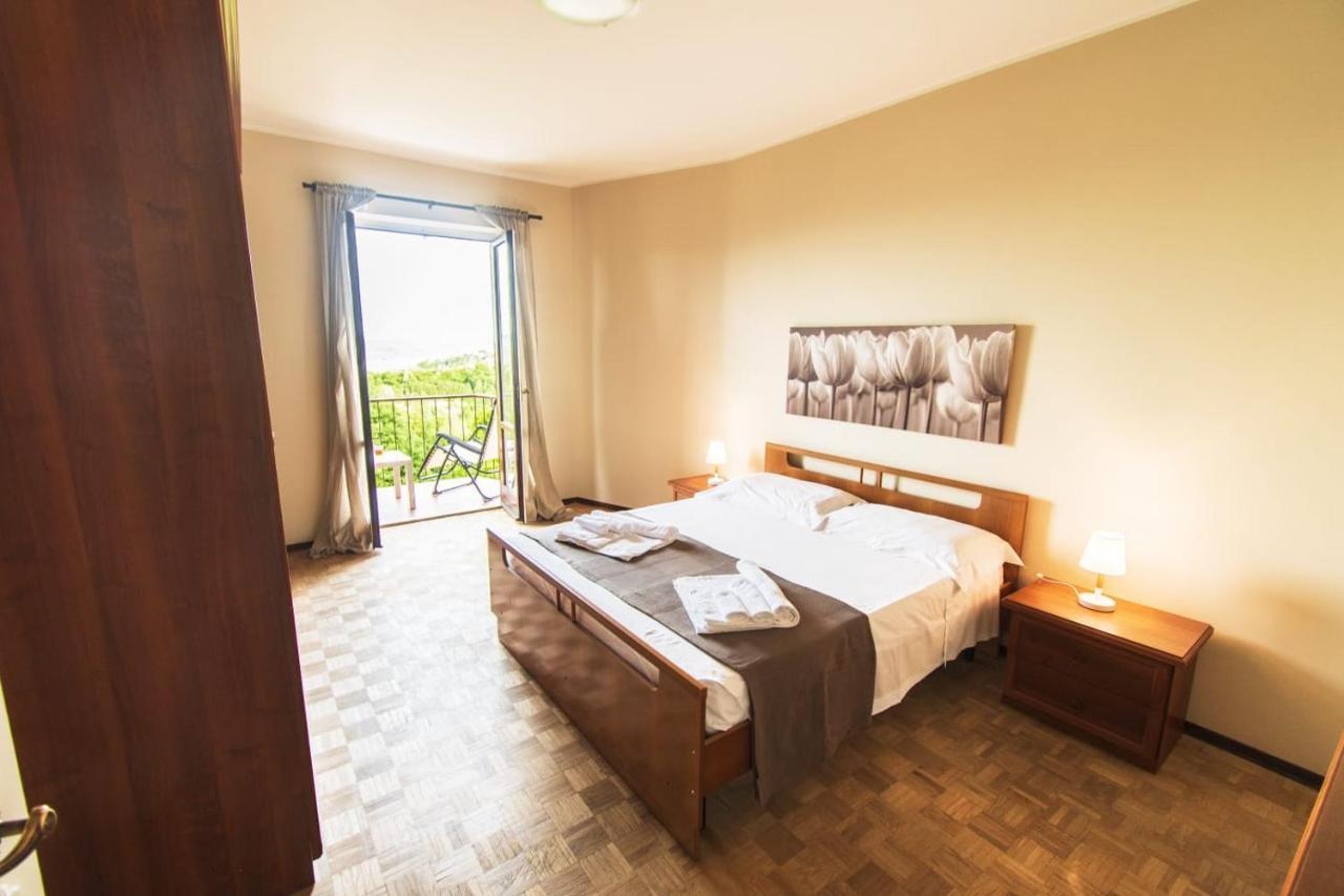 Bellavista Lake Apartment Pisano Bagian luar foto