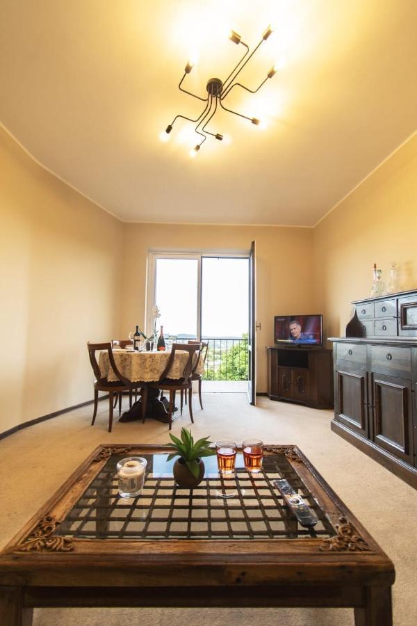 Bellavista Lake Apartment Pisano Bagian luar foto